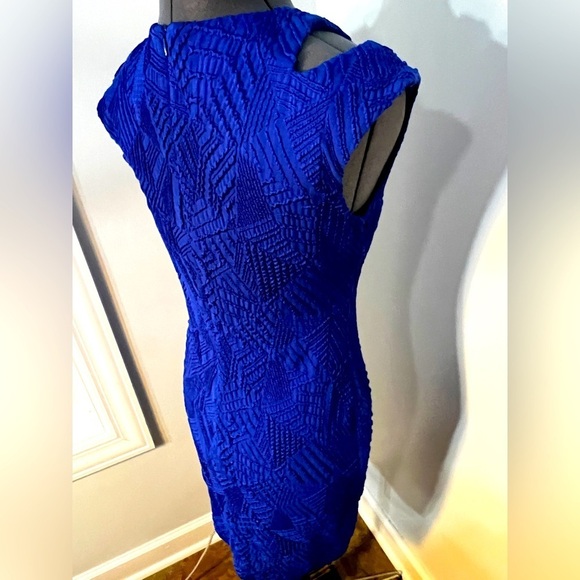 Joseph Rykoff Dress Sz 8 Royal Blue Textured Stretch Sheath Cutout Neck Cocktail - Picture 12 of 16